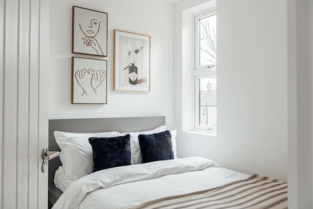 Modern 2 Bedroom Flat In Ilford, London Exterior photo