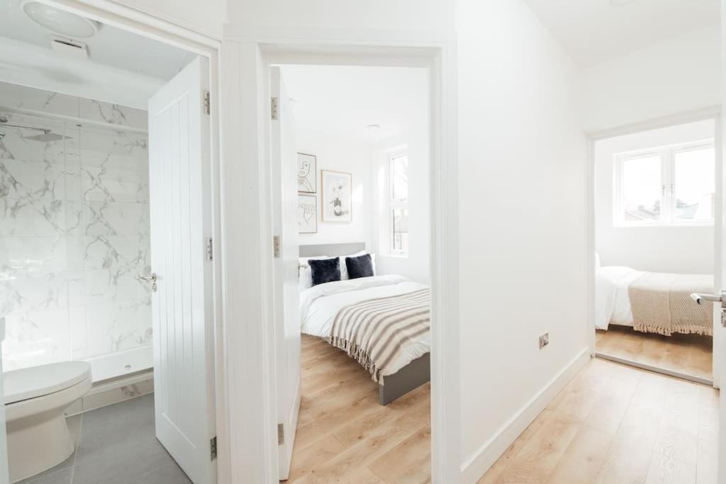 Modern 2 Bedroom Flat In Ilford, London Exterior photo